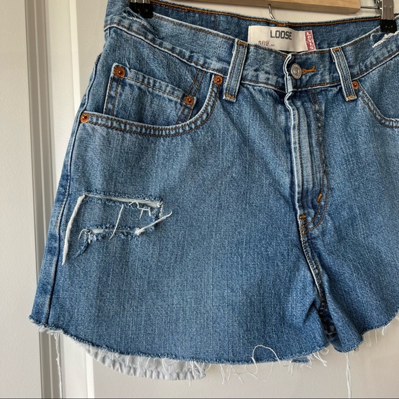 Levi’s Cut Off Denim Shorts - Picture 5 of 7